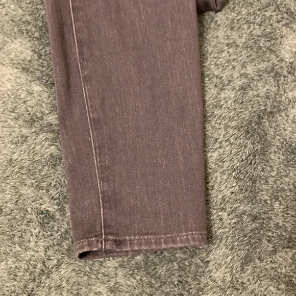 Hoxton High Rise Ankle Skinny Jeans in Gray Peaks